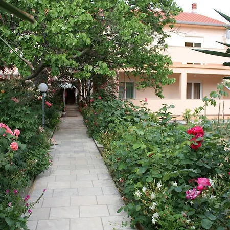 Apartment With Parking Space Palit, Rab - 5028 Palit