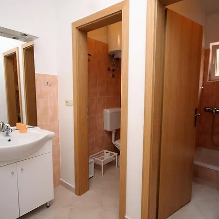 Apartment With Parking Space Palit, Rab - 5028