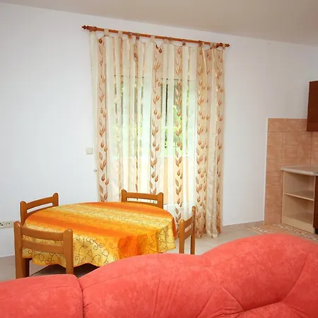 Apartment With Parking Space Palit, Rab - 5028 Palit
