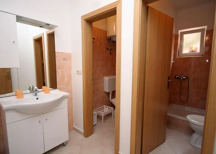 Διαμέρισμα With Parking Space Palit, Rab - 5028